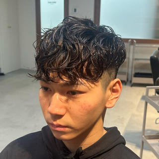 ミニマムスペインカール

短くてもスペインカールできます！

【Attruct by LUCK】 アトラクト バイ ラック

《住所》
〒274-0825
千葉県船橋市前原西2-29-10 青空ビル2F

電話番号 047-409-4161

JR津田沼駅　北口徒歩7分

《営業時間》
月～土10:00～19:00 (カット最終受付18時)
日祝10:00～18:00(カット最終受付17時)

《定休日》
火曜日

《stylist ：instagram》
@yuto_attract 