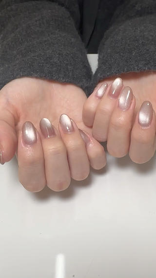 ぷるぷるマグネット
シンプルなオフィスネイルしか出来ない方にもおすすめです 