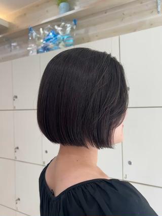 縮毛矯正でもボブできます！

こちら、お客様スタイルはお根元だけ縮毛矯正かけています

毛先まで、お根元だけでも可能です
自然なストレートが特徴です！

髪の毛の状態を見させていただきお客様にあったヘアメニューをご提案いたします 