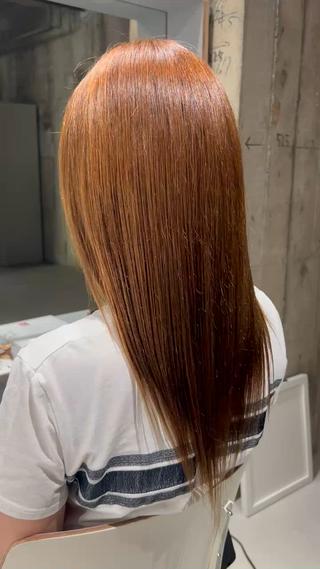明るさ重視のお客様だったのでしっかり明るくしました！
毛先に少しダメージが見られましたがAujuaトリートメントもしたのでしっかりツヤツヤになりました 
