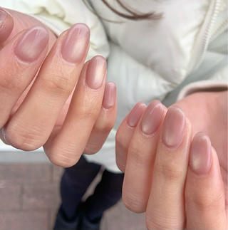 自爪の透け感をなくすためにワンカラーのベースカラーを追加しております♡
ベースカラー追加+1,000円