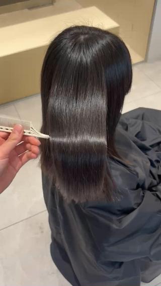 セミロング 美髪矯正 蓮のヘアスタイル