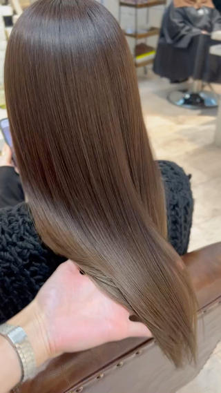 セミロング カラー 渋谷　今泉ひろき 髪質改善×美髪矯正のヘアスタイル