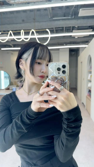 ショート・ボブなどのカットスタイルや、ダブルカラー・シークレットハイライト・インナーカラー・などデザインカラーも得意です。銀座クオリティーのさりげなく遊び心のある上品デザインはお任せください。


 