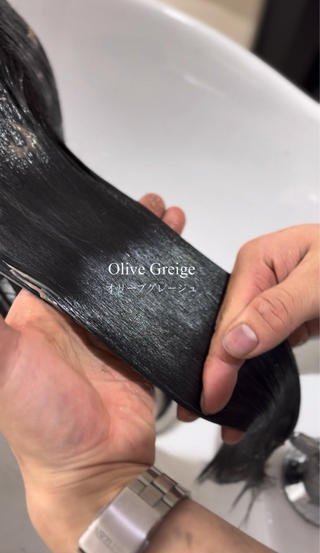 Olive Greige
ブリーチ無しで透明感たっぷりなカラーをさせていただきます!
今の状態から"最大限"可愛く仕上げます
︎透明感が欲しい方
︎赤み・オレンジみを消したい方
︎ブリーチ無しで雰囲気を変えたい方
そんな方におすすめです!
ぜひお待ちしております!