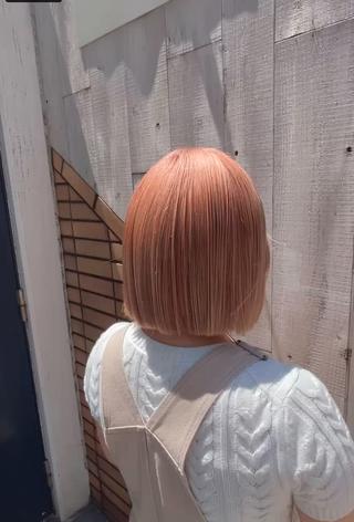 2回ブリーチ履歴のある髪に
ピンクが混ざったベージュを入れて色落ちも可愛いお色味に仕上げてます♪