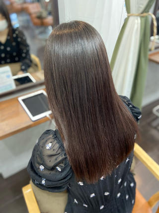 縮毛矯正 加工無しでこのツヤです!
乾かしただけでこのツヤ感、仕上がり