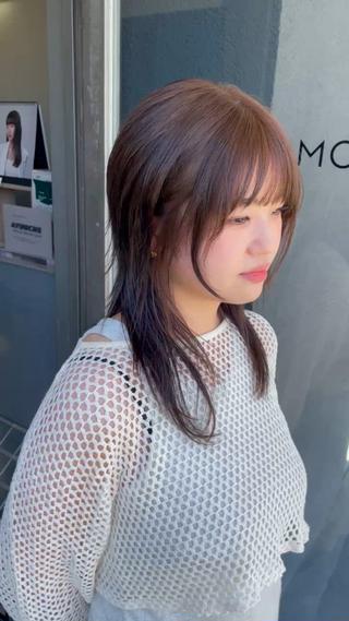 ラフ感満載のたっぷりレイヤースタイル
涼しげな感じも
ストレートアイロンで可愛いが完成するのでとってもオススメです