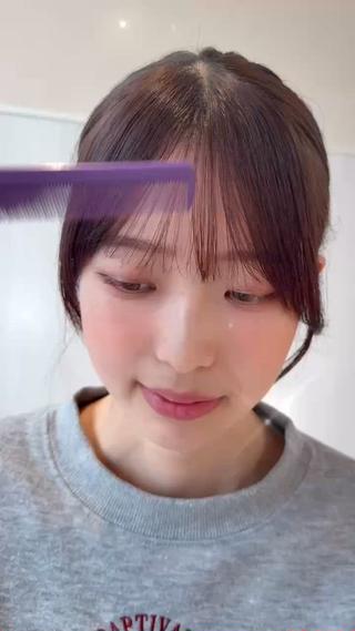 セミロング 表参道小顔カット前髪 割れ改善クロスパーマのヘアスタイル
