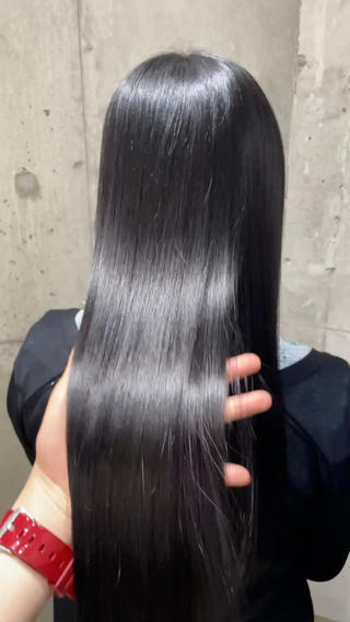 お客様の髪質や悩みに合わせた薬剤選定をします!
手触りやツヤに感動していただける瞬間がとても幸せです
