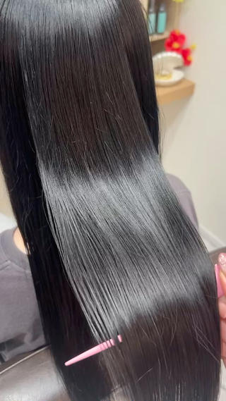 【黒染めじゃない透明感カラー？！】

今後は明るくしたいかも、、
実習終わったら、、お仕事の場所が変わったら、、

ライフスタイルや、状況に合わせてカラーを調合します

あなたのお悩みをお聞かせください 