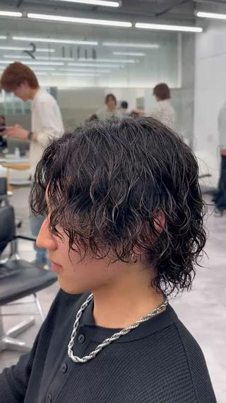 ツイストスパイラルパーマで朝のスタイリングを楽に!!
長さは長くなくてもできるのがツイストスパイラルパーマのいいところ!!