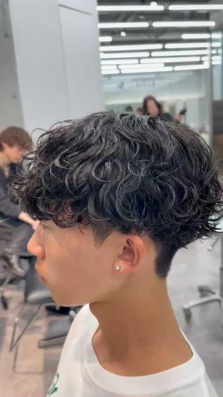 軽めスタイルの波巻きパーマです!
持ちを良くしたい方やセットを楽にしたい方におすすめです!!