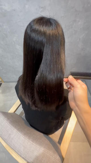 セミロング カラー 中村 ひなたのヘアスタイル