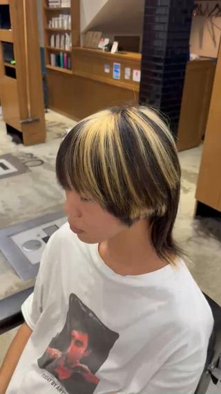 抜きっぱなしデザインカラー
ブリーチしたままの透明感をあえて活かす、トレンド感抜群の抜きっぱなしデザインカラー 黄ばみやオレンジ味をあえて残すことで、ナチュラルなのにこなれ感のあるスタイルに仕上がります！服装やメイクに合わせて抜け感を楽しめるので、おしゃれ好きさんにおすすめです シンプルなのに個性を引き出せる、今っぽい抜きっぱなしカラーで周りと差をつけてみませんか？

メンズカラーもモデルさん募集中です！！ 