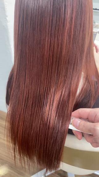 シルクトリートメントとカラー

きめ細かい質感になりサラサラうる艶な髪質に！ 