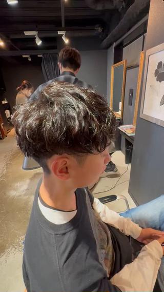 緩めマッシュパーマ
骨格にあわせたカット、パーマでよりキレイなシルエットに 