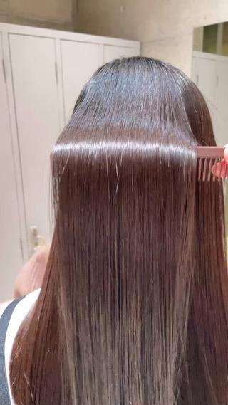 縮毛をかけたお客様には、リタッチと一緒の　に酸熱トリートメントでケアしていくのがおすすめです
superツヤツヤになります♡ 