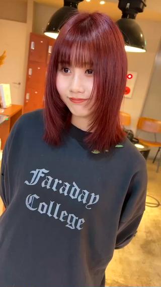 セミロング カラー ミルクティーベージュ outaのヘアスタイル