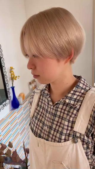 ショート ミルクティーベージュ outaのヘアスタイル