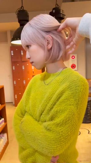 お肌にフィットするホワイトベージュ
ほんのりピンクいれてます

ピンクを入れることでより柔らかい色味になります 