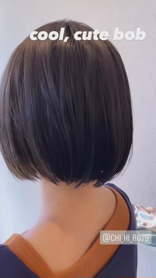 あざとカッコいいボブ！

丸みを強調しすぎず、色もダークブルーでクールに落としながら、顔まわりはあざとバングで可愛く仕上げました。

イングラを入れる事で内巻きにも外ハネにもできる、優秀なボブスタイル。 