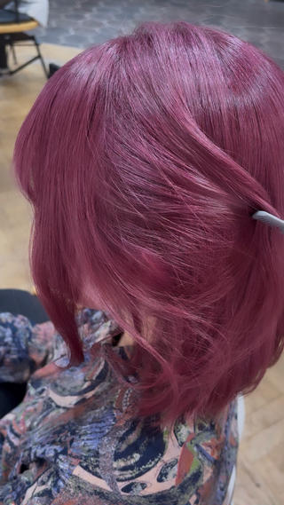 ショート カラー ハイトーン💗ピンク 🛼ベージュ🍀のヘアスタイル