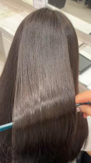  雨の日に広がる
 表面がパサつく
 アイロンが手放せない

そんなお悩みの方におすすめの
ナチュラルストレートです

ストレートモデル募集中
 