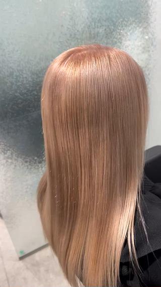 ロング カラー AO アオのヘアスタイル