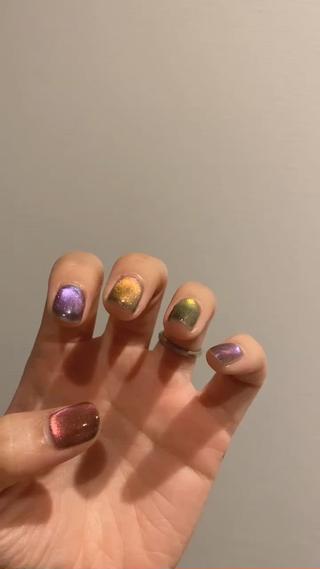 ★おすすめカラー★
カメレオンマグネット
人差し指︎紫⇄青
中指︎ピンク⇄オレンジ
薬指︎緑⇄黄色
光の当たり方で色んなカラーが楽しめます
 