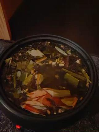 夏の今はどこに行ってもクーラーで冷えています
その冷気に触れている身体は無意識に芯から冷えていることも！
お風呂に入り、お湯を体にかけると
意外と冷えていたんだ、っていうことはありませんか？？
身体が冷えている体の機能が上手く働かず、
消化器、睡眠などに影響してきます
湯船にあまり浸からない沖縄県民だからこそ、
よもぎ蒸しで温めて欲しいです 