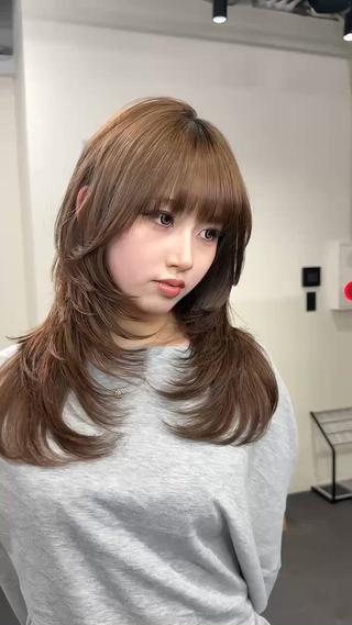 セミロング 秋山 輝星のヘアスタイル