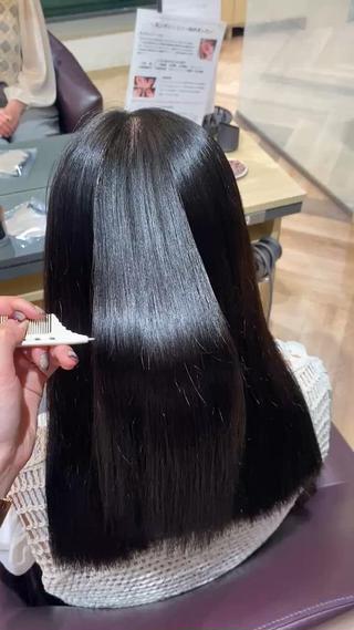 ダメージを抑えながら縮毛矯正させていただきます 