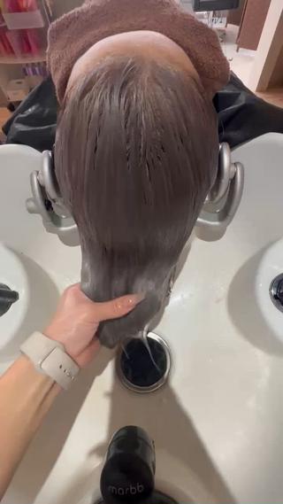 暗染め剥がしてシルバー系 