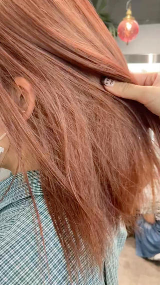 暗染め履歴からブリーチ1回ベースのカシスピンクカラー
色落ちまで楽しめます