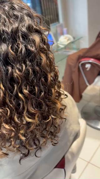 白髪ぼかしパーマ スパイラル