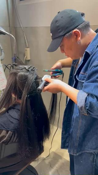 ロング 渡邊 和紀のヘアスタイル