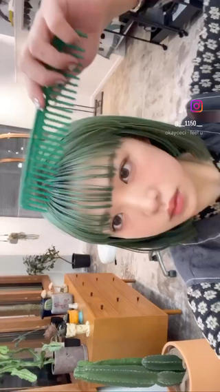 最近のワタシです

SOMARCA（ソマルカ）から、ジェリータイプのカラー材が出来ました【SOMARCA Lab.】

塩基性のカラー材でブリーチ毛の方染まります

色味の調節もできるから安心

あえて、リタッチせず抜きっぱなしのヘアに入れることでデザインカラーっぽく

グリーンのみ在庫ございますので、気になる方ぜひお声掛けください♡

またご相談ものりますのでメッセージどうぞ 