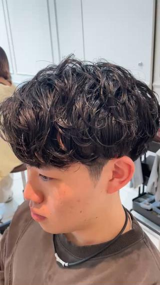 ミディアム メンズ 女性モデル募集中‼️ メンズパーマ片岡優介のヘアスタイル