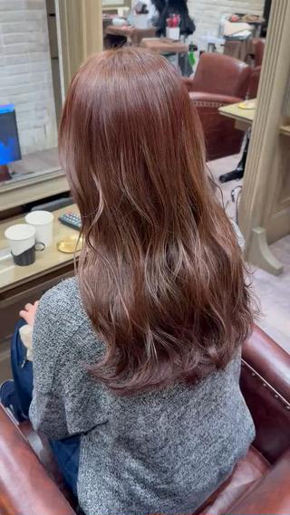 ロング カラー カットパーマ3000 円/水曜日モデルのヘアスタイル