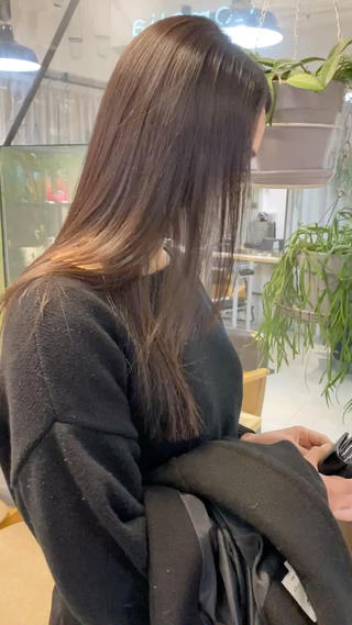 乾かすだけでサラツヤな縮毛矯正です
癖やダメージレベルに合わせて一人一人お薬を調合して丁寧にアイロンで伸ばしていきます
スナップフォトの下の方にbeforeもあるので是非ご覧ください!
Instagram @lomalia_mari
時間帯 平日19:30~ 土日祝18:30~
Lomalia 原宿/表参道 【ロマリア】
東京都渋谷区神宮前6-11-1 T-FRAME原宿2F3F
ミニモからでもインスタからでもお気軽にご連絡お待ちしてます