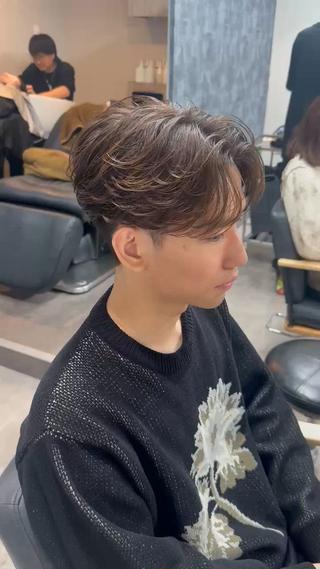 センターパート×ニュアンスパーマ