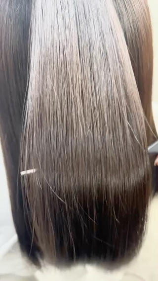 髪質改善でうる艶ヘアに！！

ダメージやパサつきが気になる髪も、しっとりまとまりやすく！！
繰り返すほど扱いやすい理想の髪へ導いてくれます！ 