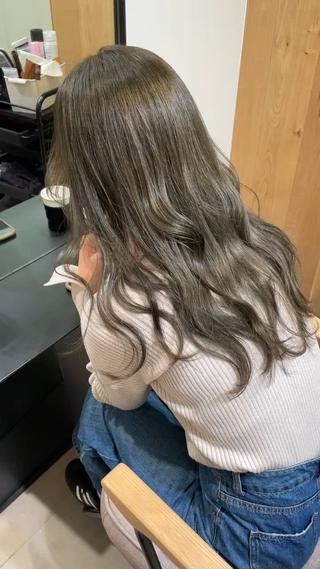 ワンブリーチでオリーブグレージュ
 