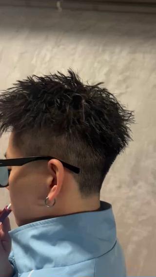 ツイストスパイキーショート 