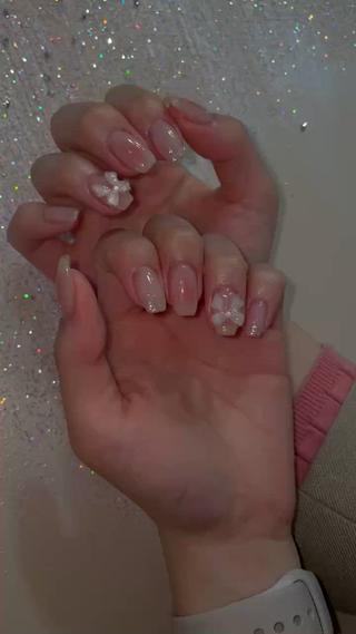 ちゅるんワンホンネイルコース

色変え・デザイン手指変更ok


 