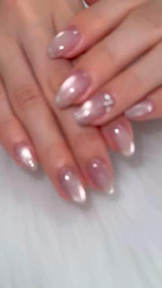 ガラスマグの下にダイヤモンドフラッシュを仕込んで
うるちゅやデザインネイル 