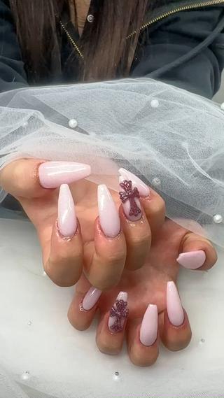 ネイル R Studioのネイルデザイン