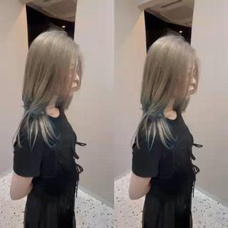 セミロング Y Uのヘアスタイル