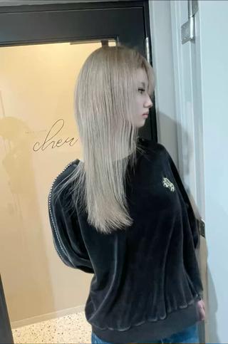 セミロング Y Uのヘアスタイル